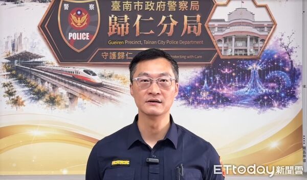 ▲台南市仁德區文賢路一段與文華路二段路口，17日晚間發生2輛機車碰撞事故，造成雙方騎士受傷送醫。（記者林東良翻攝，下同）