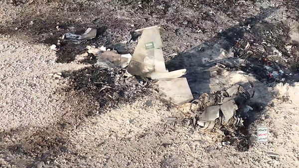 ▲▼ 葉門叛軍青年運動宣稱擊落一架沙烏地阿拉伯F-15戰機。(圖/路透)