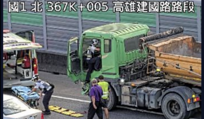 快訊/國1鼎金段砂石車追撞!司機一度受困...車流回堵5公里