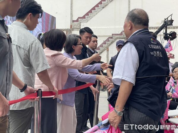 ▲▼何欣純後援會成立逾2千人力挺,蕭美琴大推,台中市民照顧者。(圖/記者鄧木卿攝,下同)