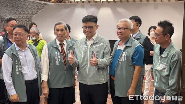 ▲高雄市長陳其邁跟賴瑞隆同場出席甲仙活動             。（圖／記者吳奕靖翻攝）