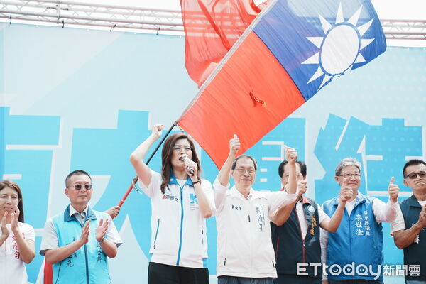 ▲屏東縣長候選人蘇清泉19日於潮州河濱公園舉辦造勢大會。（圖／蘇清泉競選團隊提供）