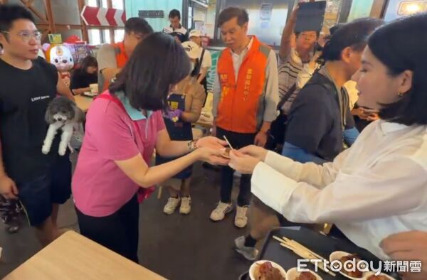 ▲中秋連假將至，口湖休息站推出鰻魚、雲饗豬及斗六文旦特色料理，讓台61線遊客免繞路就能品嘗雲林山海味。（圖／記者游瓊華翻攝）