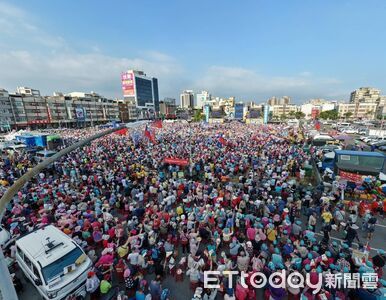 3萬人空拍畫面曝!柯志恩鳳山造勢「大風起」 議員喊堪比當年韓流