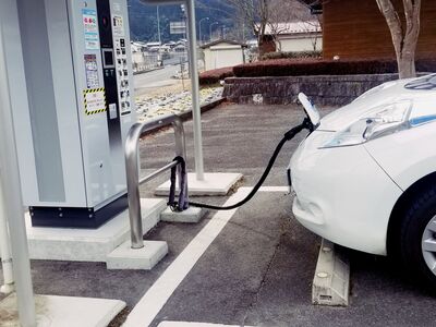 電動車充電大地雷「踩中每分鐘噴30元」!插後就不理荷包大失血
