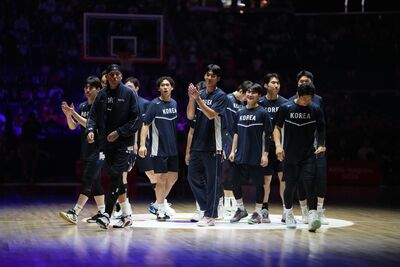 快訊/真的不用當兵! 李賢重轟27分18籃板率南韓男籃亞運奪金