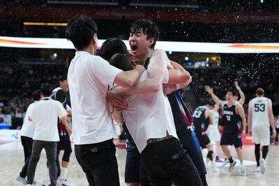 感人!李賢重賽後爆哭 率南韓睽違12年奪亞運男籃金牌