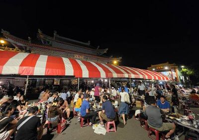 桃園新住民中秋烤肉逾500人同歡　黃世杰到場拚新住民選票