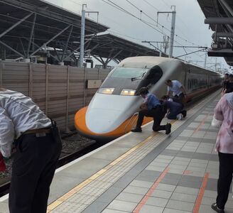 快訊/高鐵台南站驚傳旅客落軌!卡列車、月臺縫隙 車次延誤