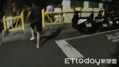 作賊心虛!汐止男見巡警拔腿就跑 警追進巷壓制逮毒品通緝犯