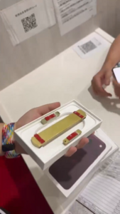 iPhone 18 Pro上市隔天就有人拿假貨變賣 日店員一測磁場直接抓包