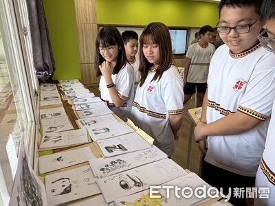 獨/日本插畫家走進台中山城4校 鉛筆畫出立體世界連結國際友誼