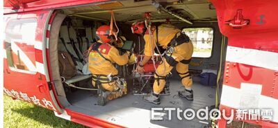 女登內領爾山高山症發作!呼吸急促上吐下瀉 黑鷹吊掛下山送醫