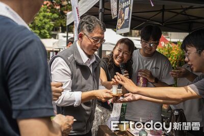 撕名牌、鬼抓人嗨翻校園!嘉藥迎新接力 社團狂歡祭登場