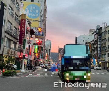 出門買東西...高雄33歲女騎士遭台積電接駁車輾斃!母接噩耗崩潰