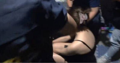 21歲「性感女陪侍」工作辣照曝!細肩帶+露美腿 小吃部賣毒遭逮
