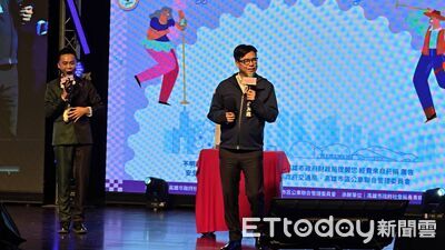 陳其邁自爆「想出唱片」！幕僚聽完傻眼　鐵粉霸氣喊：我買100張