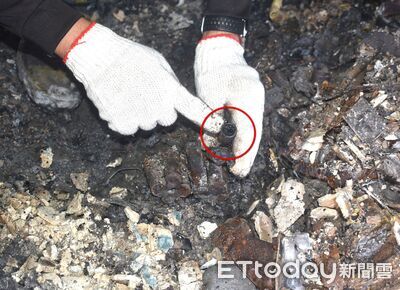 台南機車行火警發現鋰電池爆開 消防局籲留意存放與充電安全