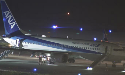 全日空班機「引擎傳異響」急降那霸！機艙飄焦味　乘客滑梯逃生