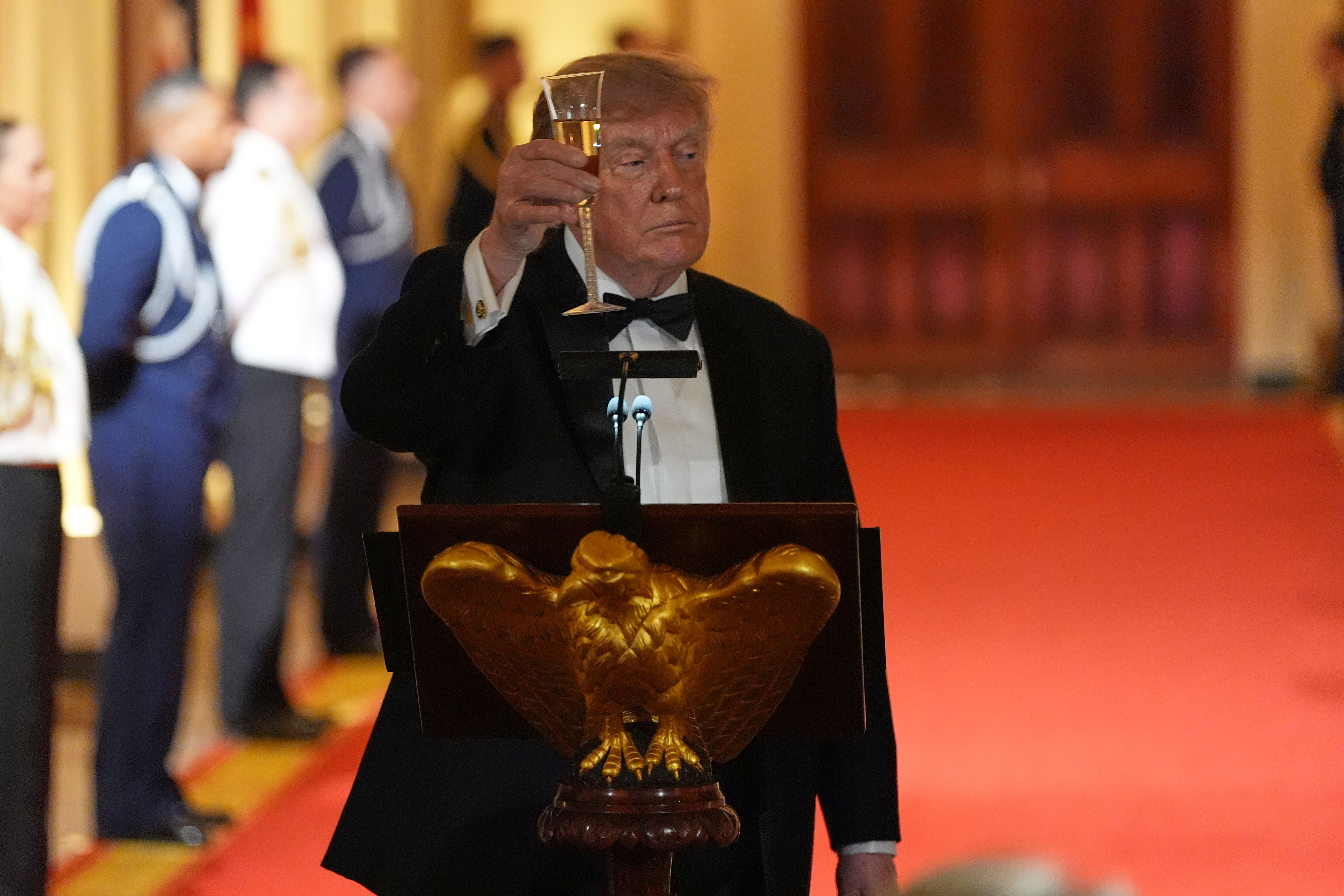 �����������y���ա��Ї�������ϯ����ƽǰ���׌m�|�d��East Room����ϯ���磬�K�l�����f�����D���_־Ӱ�����磩
