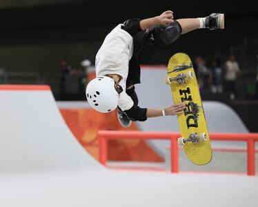 快訊/中華隊最小選手登場!滑板小將辜泳諺公園男子分組第一晉級