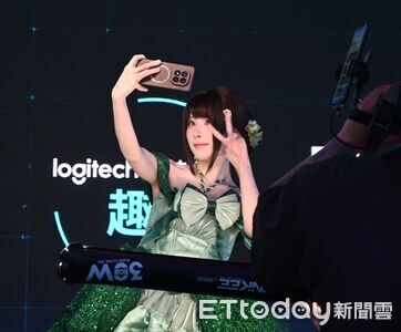 直擊/超人氣 Coser「兔娘」情緒價值給滿 為 30 秒互動粉絲卡位 5 小時