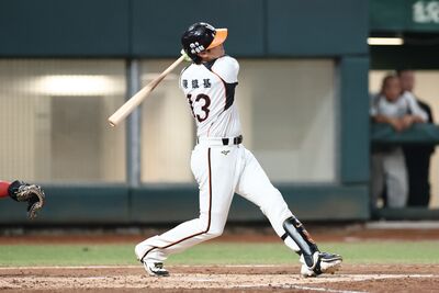周彥農前4局12上12下!7局好投奪生涯一軍首勝 陳鏞基炸裂助獅退龍