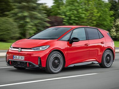 福斯汽車「首款後驅GTI小鋼砲」問世!從內到外向經典高爾夫看齊