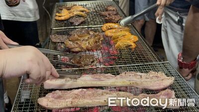 25歲正妹烤肉趴「困馬桶3小時」出不來　醫曝禍首：豬五花沒熟