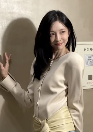 ▲▼ 成為韓國女星第一人! 《妳和其餘的一切》朴智賢入圍艾美獎。(圖/翻攝自朴智賢IG)