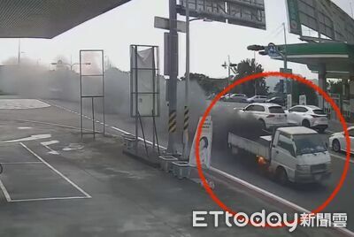 貨車燒成火球「駕駛一路飆」還經過加油站 狂噴黑煙恐怖畫面曝