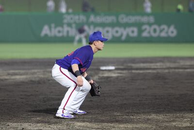 劉基鴻狂敲3安打擊率飆破5成！雨戰場地太雷「裁判不給補土」