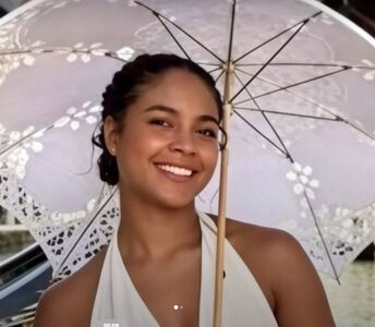 拉美22歲女網紅身體斷2半! 疑騎車高速自撞電桿亡