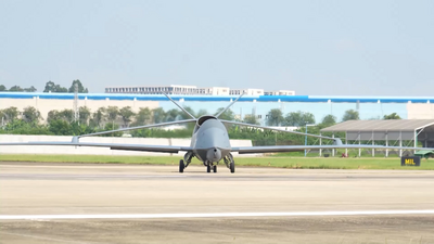 共軍赴黃岩島海空聯演 「新型無人機」現身!