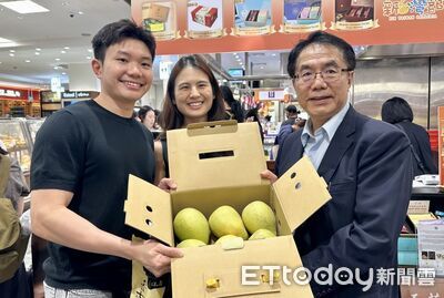 台南文旦進軍新加坡超市與百貨 黃偉哲現身推銷麻豆老叢文旦