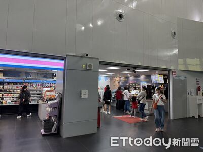 獨／中秋連假鬧翻台中機場！2旅客互嗆被航警架走...機位全遭拉掉