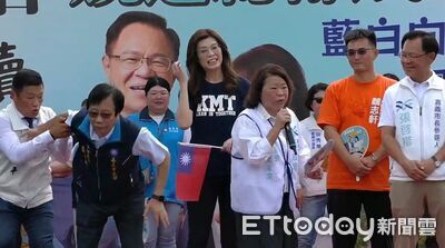 熱暈?張啓楷嘉義市競總成立 藍黨部主委台上突昏倒嚇壞鄭麗文