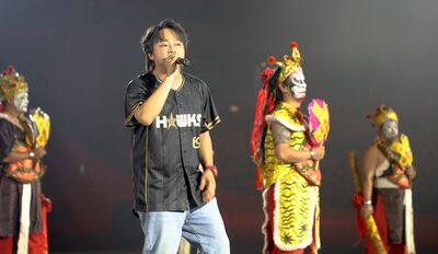 賴銘偉率八家將唱進大巨蛋！　18年前奪冠經典重現…球迷敲碗：淨球場