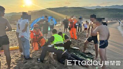 快訊/新北金沙灣父子溺水!61歲爸無呼吸心跳...16歲兒獲救