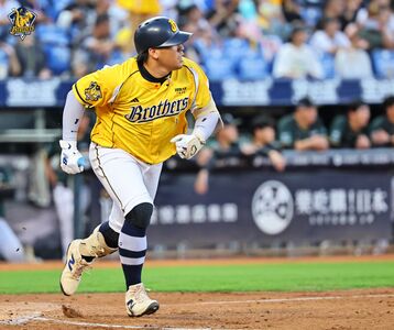 曾頌恩雙響9打點破本土紀錄!兄弟19比10轟退台鋼 迅速重返第一