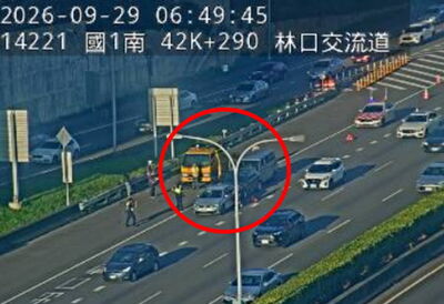 快訊／上班快改道！　國1「3車追撞」塞爆