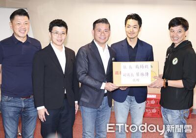 收廟方甘蔗忘帶走 蔣萬安送水果遭綠議員洗臉:我會記得帶回家