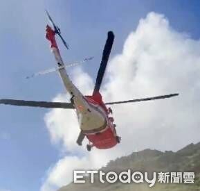 救援畫面曝!山友登南湖東南峰遭落石砸頭 黑鷹火速吊掛送醫