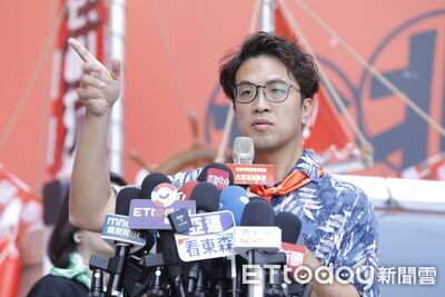 藍粉咒沈伯洋女兒「遇到小燈泡」 沈:既然道歉了就不必針對他