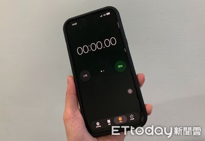 超多人都在養!他崩潰曬iPhone「寵物死了」 狂人秀出6萬小時神獸