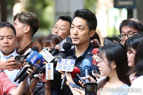 ▲台北市長蔣萬安出席吸菸室捐贈記者會。（圖／記者林敬旻攝）