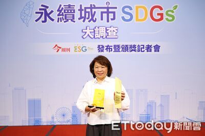 橫掃《今周刊》4項大獎! 黃敏惠獲首屆「終身成就獎」
