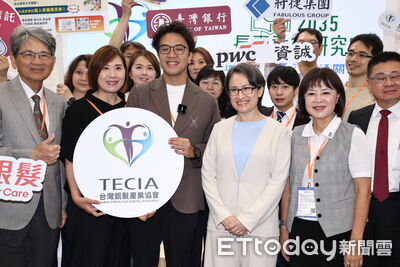 白小雞轟動員出席競總成立造勢「假洋流」 沈伯洋笑回:很怕沒有人