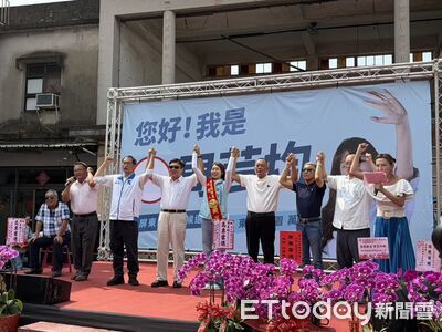 周典論交棒女兒周芸均!5千支持者力挺 現場高喊:當選接副議長