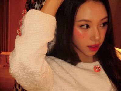 TWICE彩瑛遭酸民嗆「全身塗鴉大便刺青」 高EQ反擊被讚爆